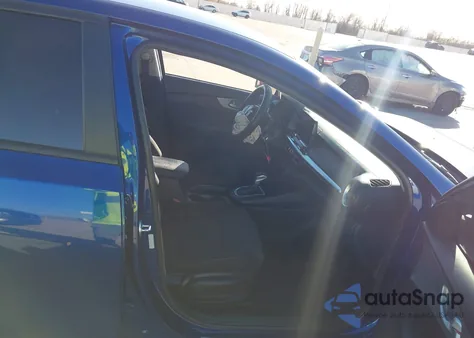 2023 Kia Forte Lxs z USA, uszkodzony, nr VIN 3KPF24AD2PE524412